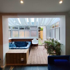 Flat-screen TV - Tower Bridge Property  (London)