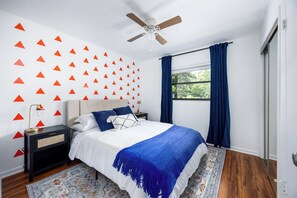 4 bedrooms, desk, iron/ironing board, free WiFi - Charming Home 4BR, Near UF, Firetable, Backyard fence, King Bed, Games, BBQ, Joy (Gainesville)