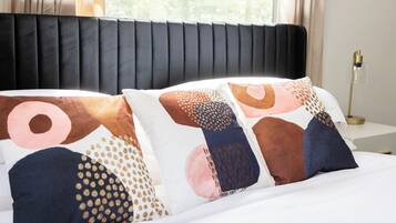 4 bedrooms, desk, iron/ironing board, free WiFi