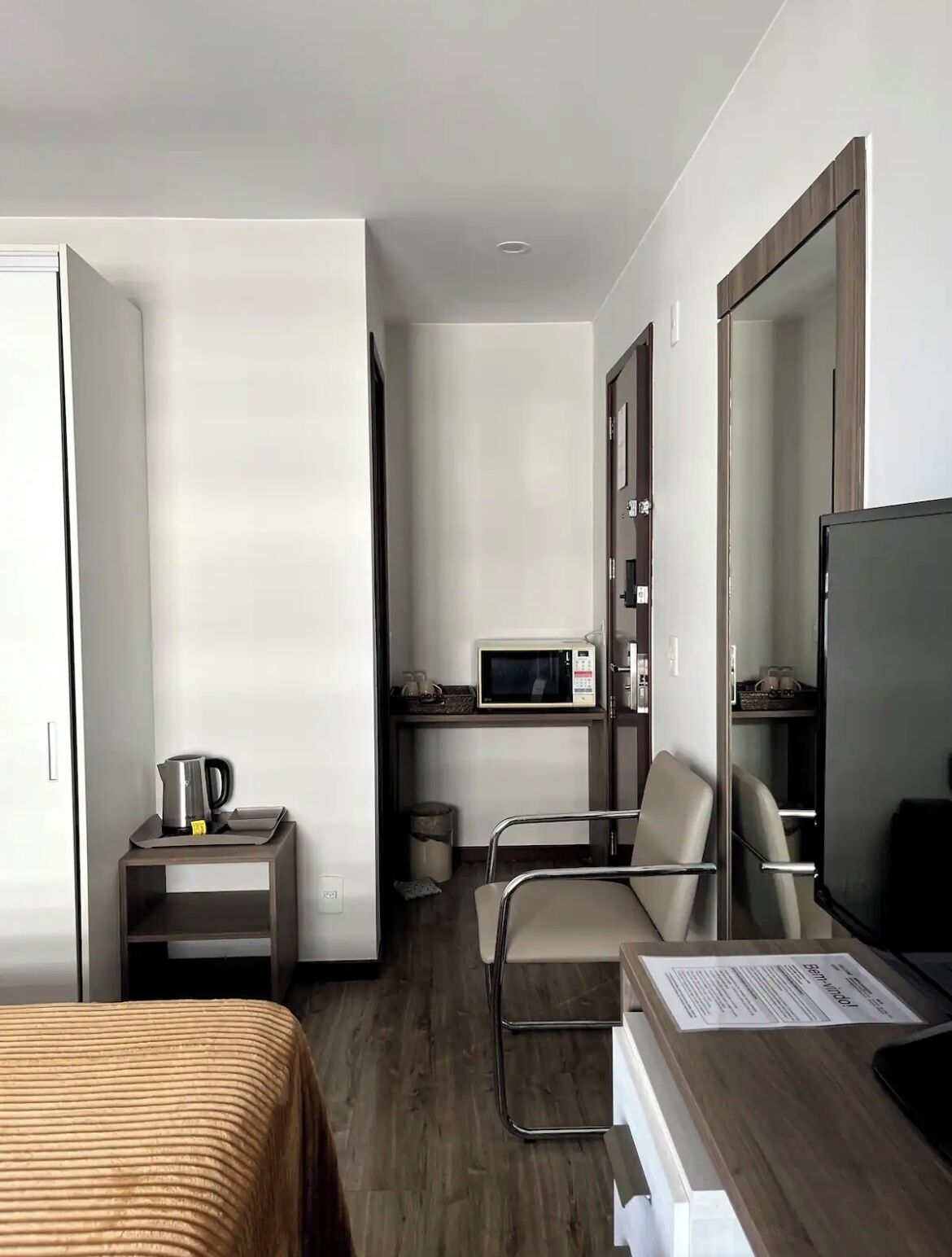 1 soverom, safe på rommet, skrivebord og wi-fi