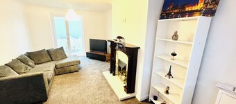 3 Bedroom Deluxe Home In Doncaster