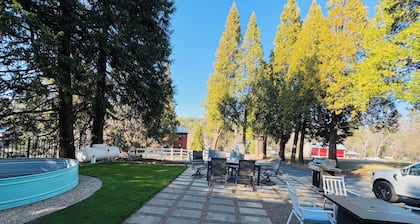 VanaHaven-Downtown,Pool,Firepit,Trees (WFH No $50 gate fee)