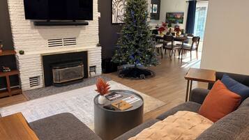 TV, fireplace, stereo