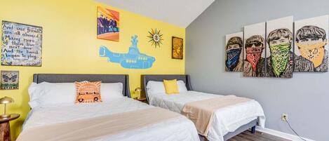 2 bedrooms, desk, iron/ironing board, travel crib