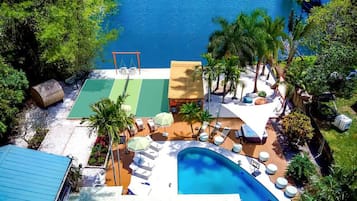 Piscine extérieure, piscine chauffée
