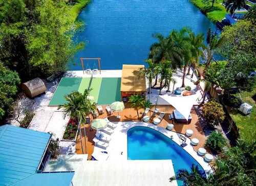 Waterfront Villa | Pickeball, Pool, Sauna, Cinema