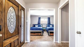 6 bedrooms, iron/ironing board, WiFi, bed sheets