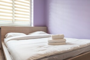 2 habitaciones, tabla de planchar con plancha, wifi y ropa de cama 