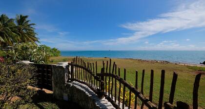 Villa Océane by ENJOY VILLAS MOOREA - 8 pax / 4 bedrooms / A.C. front sea