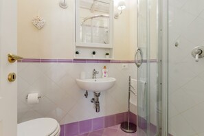 Shower, hair dryer, bidet, towels - GuestHost - The Sun of Florence Home (Firenze)