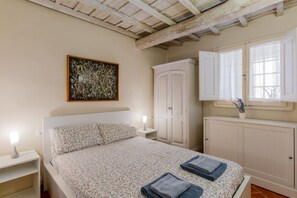 2 室のベッドルーム、アイロン / アイロン台、WiFi、ベッドシーツ