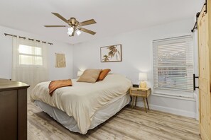 3 slaapkamers, een strijkplank/strijkijzer, wifi, beddengoed