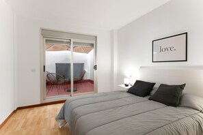 2 bedrooms, iron/ironing board, free WiFi, bed sheets