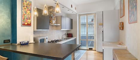 Fridge, microwave, oven, stovetop