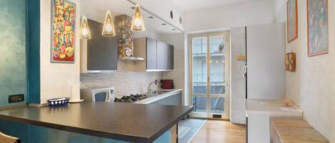 Fridge, microwave, oven, stovetop