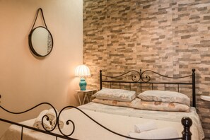 1 bedroom, free WiFi, bed sheets - Apartment 'La Casa Di Adina' with Wi-Fi and Air Conditioning (Agrigento)