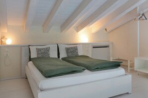 3 chambres, fer et planche à repasser, Wi-Fi gratuit, draps fournis