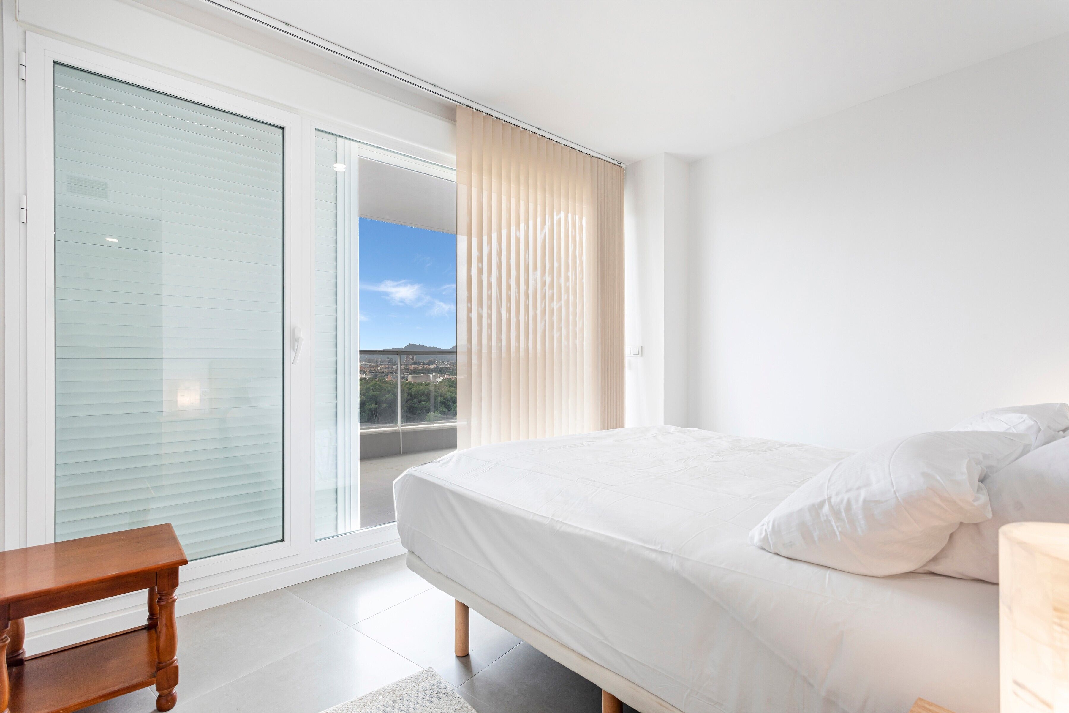 4 habitaciones, tabla de planchar con plancha y wifi gratis 