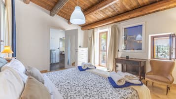7 bedrooms, iron/ironing board, free WiFi, bed sheets