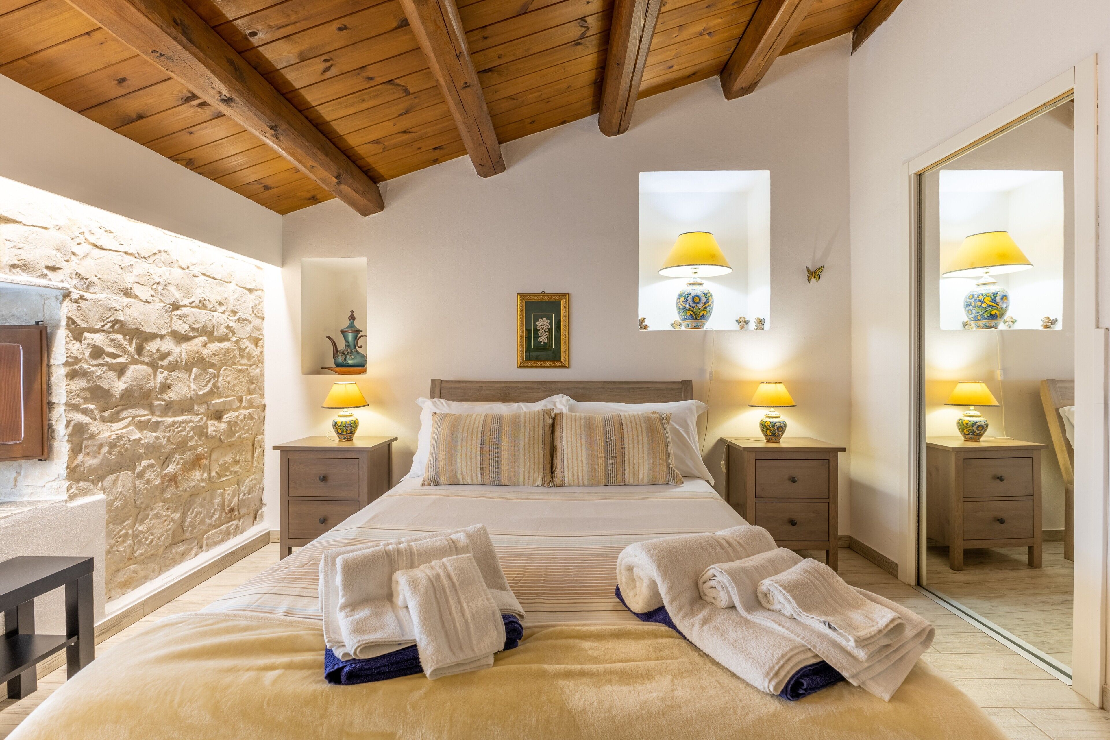 7 bedrooms, iron/ironing board, free WiFi, bed sheets