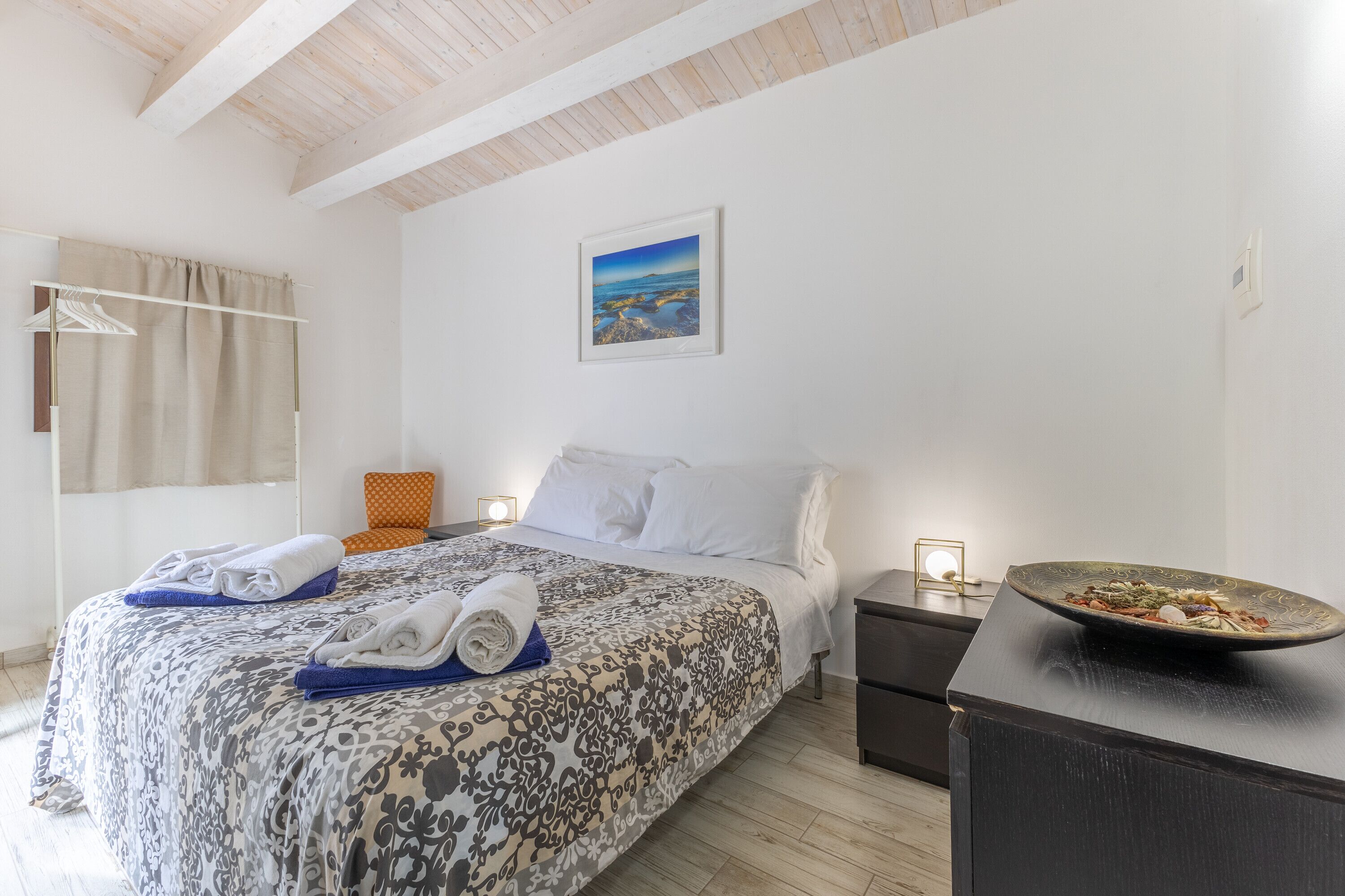 6 chambres, fer et planche à repasser, Wi-Fi gratuit, draps fournis