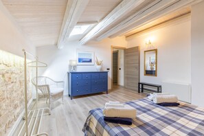 6 chambres, fer et planche à repasser, Wi-Fi gratuit, draps fournis