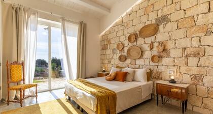 Villa 'Casale Degli Ulivi Con Piscina' with Mountain View, Wi-Fi and Air Conditioning