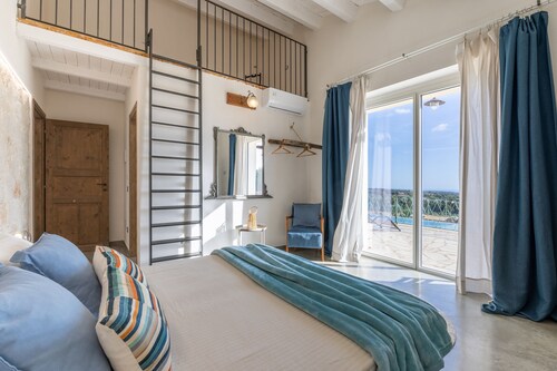 Villa 'Casale Degli Ulivi Con Piscina' mit Bergblick, Wi-Fi und Klimaanlage