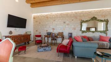 Tv och ett bordtennisbord