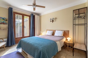 2 camere, una scrivania, ferro/asse da stiro, Wi-Fi gratuito