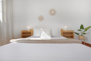 2 bedrooms, iron/ironing board, free WiFi, bed sheets