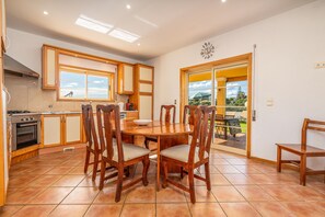 Dining - Villa 'Alvor' with Sea View, Wi-Fi and Air Conditioning (Alvor)