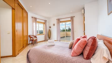 4 chambres, Wi-Fi gratuit, draps fournis