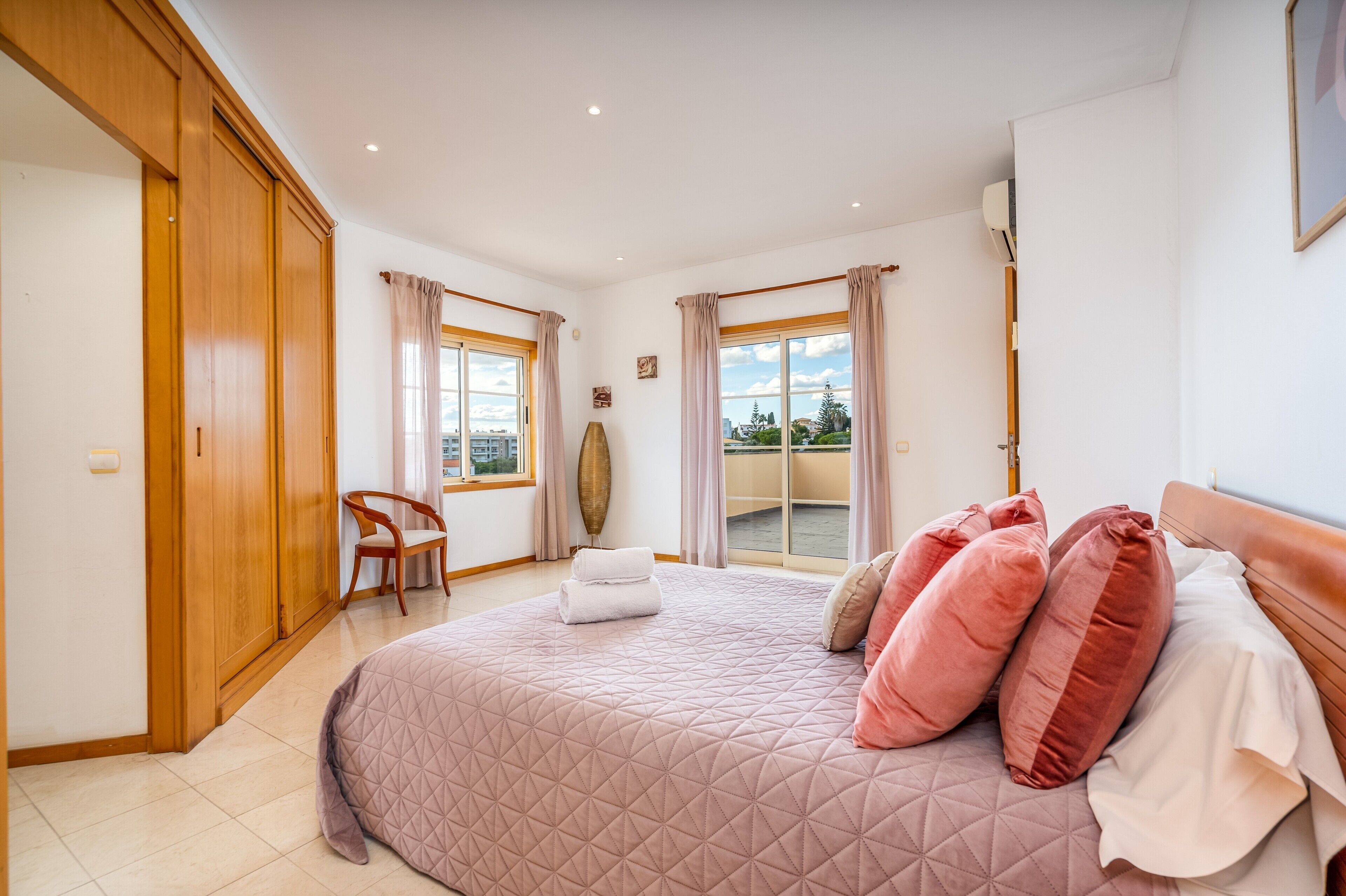 4 Schlafzimmer, kostenloses WLAN, Bettwäsche