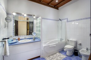 Douche, serviettes fournies