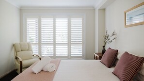 4 bedrooms, iron/ironing board, free WiFi, bed sheets