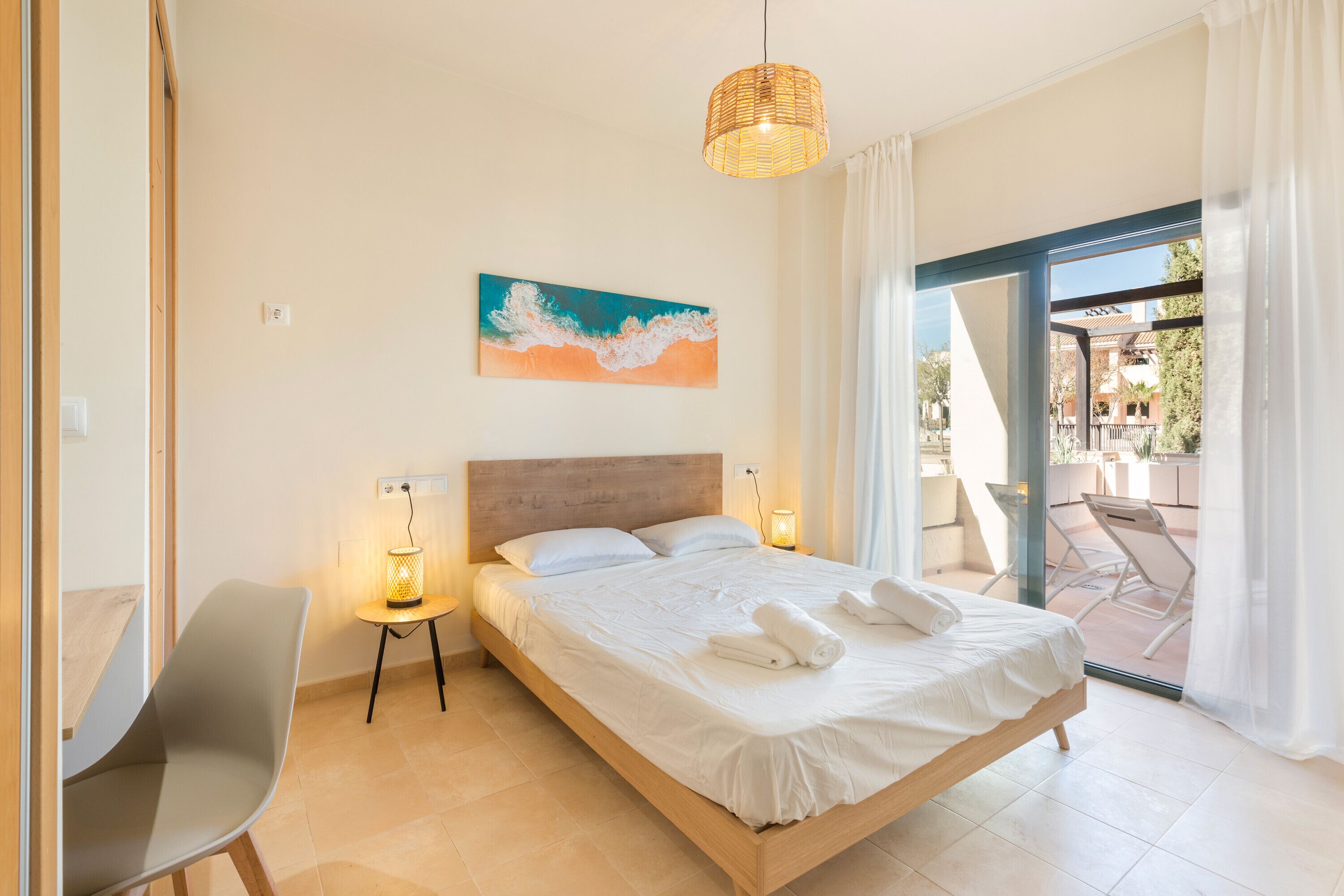 2 slaapkamers, een strijkplank/strijkijzer, gratis wifi, beddengoed