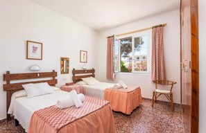 3 habitaciones, tabla de planchar con plancha y wifi gratis 