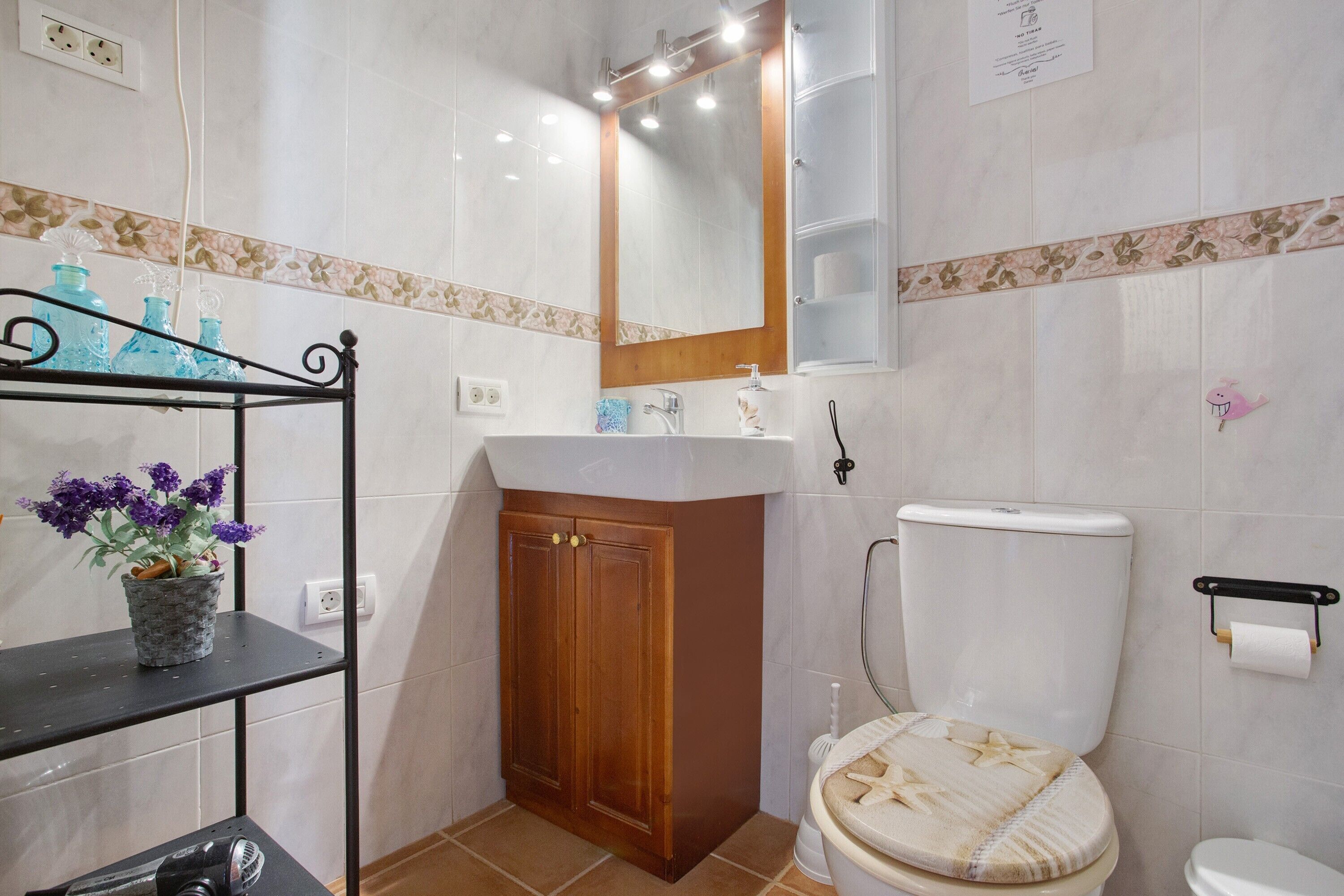 Een douche, een haardroger, handdoeken