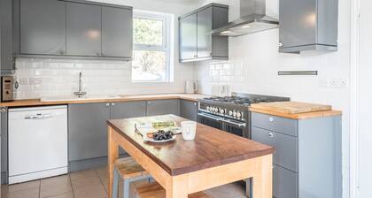 The Red House, Leiston - A Smart Base for Coast and Work