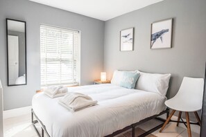 4 bedrooms, iron/ironing board, WiFi, bed sheets - The Red House, Leiston - A Smart Base for Coast and Work (Suffolk)