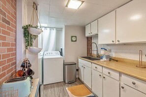 Fridge, microwave, oven, coffee/tea maker