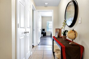 Interior - Eckhert Place - A Birdy Vacation Rental (San Antonio)