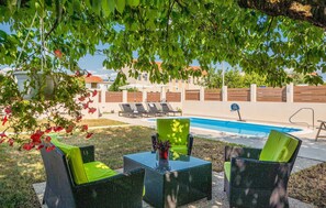 A heated pool - Stunning home in Kosute (Kosute)