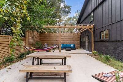 Spectacular 4 Bedroom with Outdoor Oasis!  No Cleaning Fee