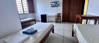 Hotel Ideal - Economic and Central