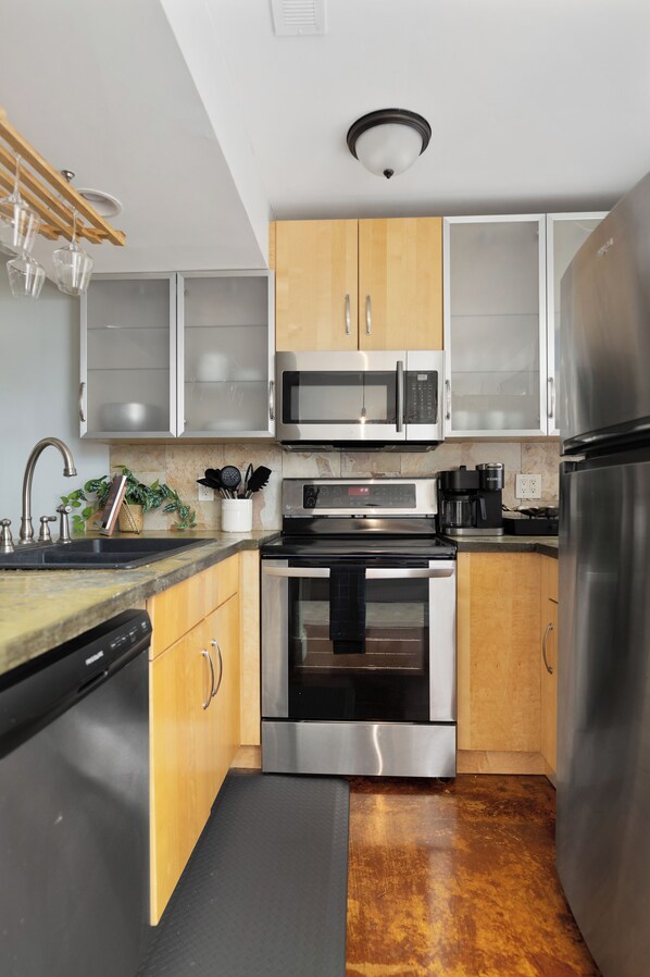 Fridge, microwave, oven, stovetop