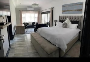 5 bedrooms, iron/ironing board, WiFi, bed sheets