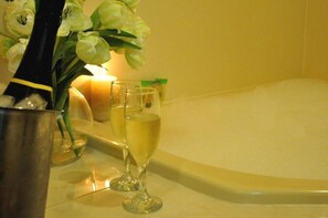 Studio Superior, pemandangan kebun | Kamar mandi | Perlengkapan mandi gratis, pengering rambut, handuk, dan sabun
