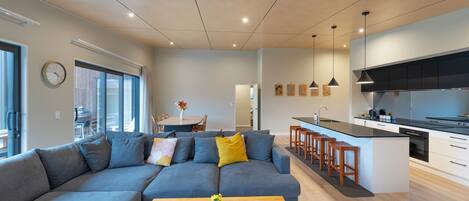 スマートテレビ、ステレオ